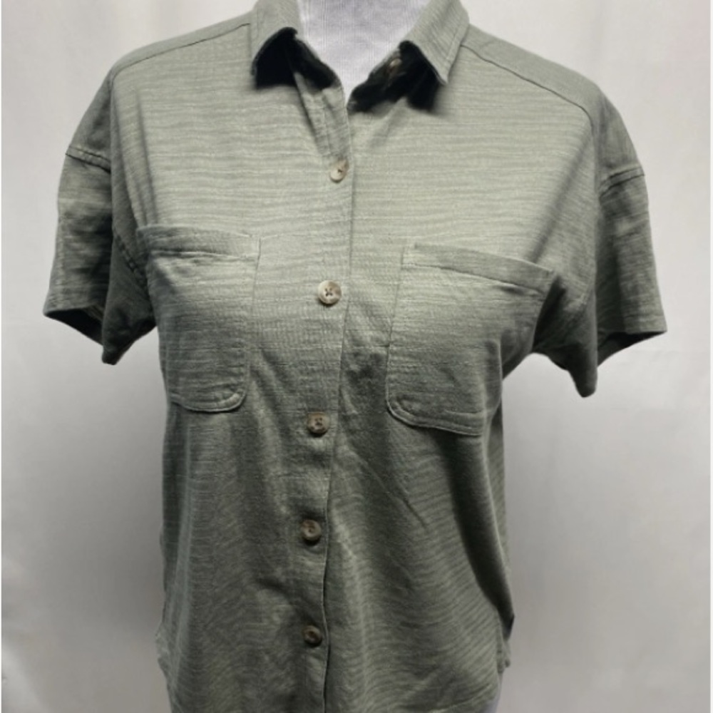 Eddie Bauer Women’s Short Sleeve Button Down - Medium